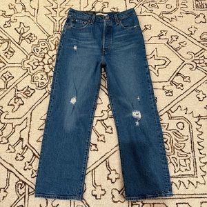 SOLD Levi’s Distressed Ribcage Ankle Straight